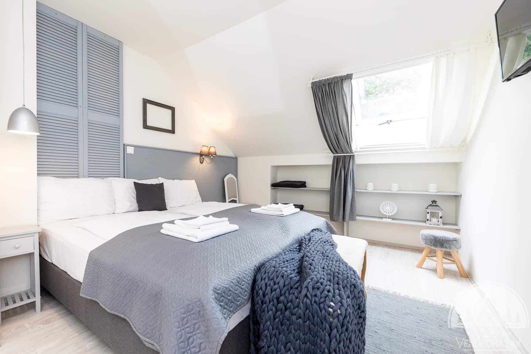 5.-szoba-Standard-szoba-ketszemelyes-aggyal