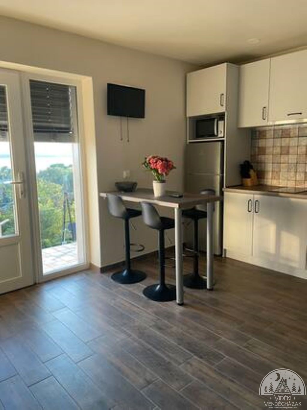 01ba2af5-9e04-4c27-a436-841719b3fb88jo