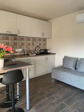 057fc6a2-0304-43f1-b81b-90ede3da096f