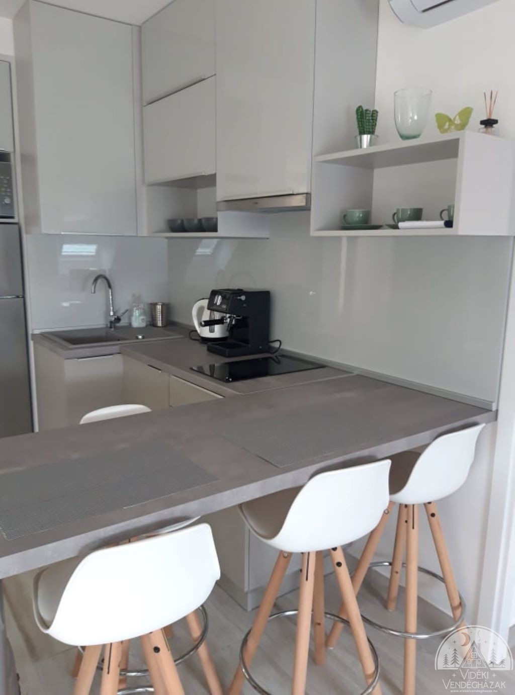 218443332_345793463662621_8957505353779820798_njo