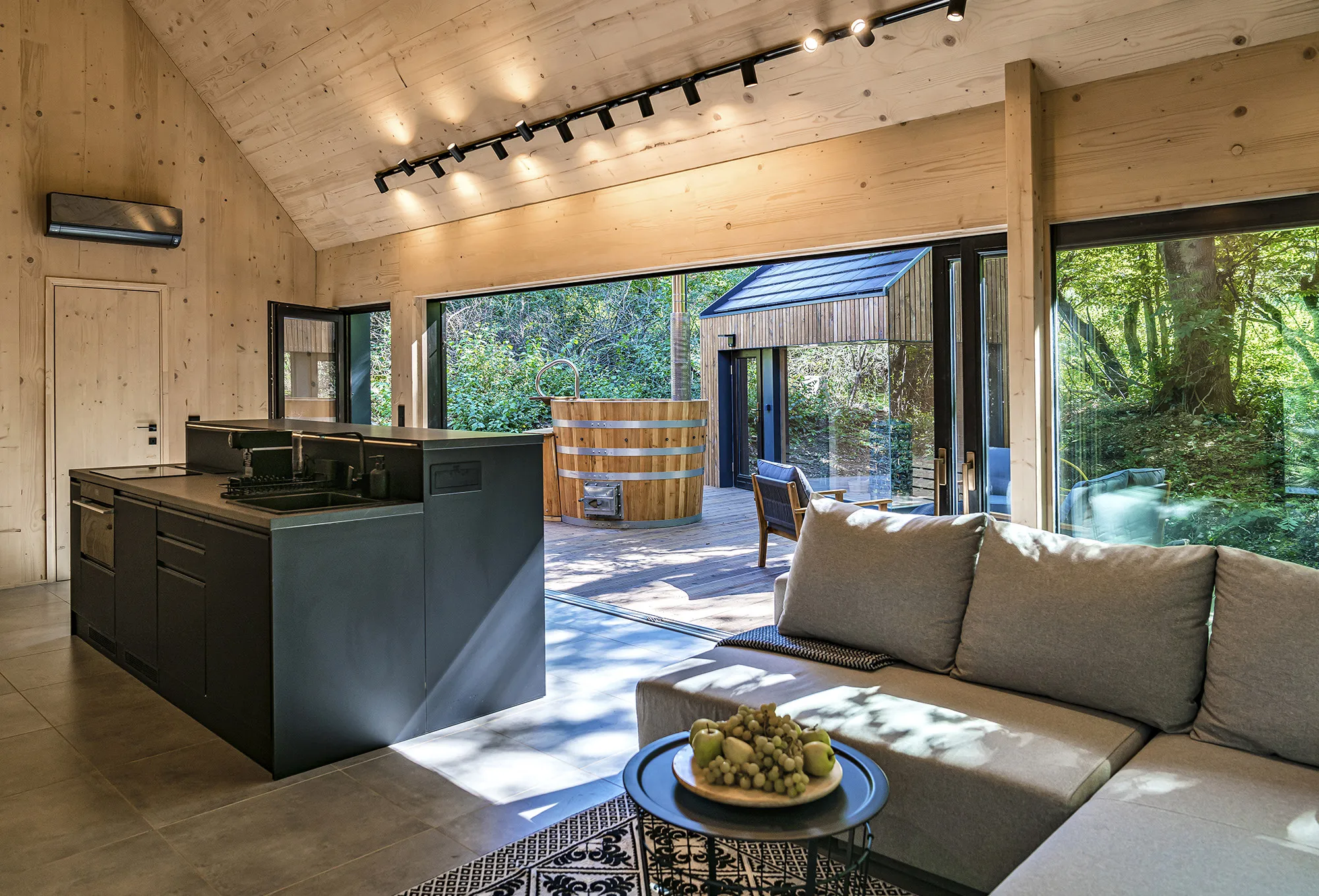 65dc5c7db12ca9619751924d_DSC05402