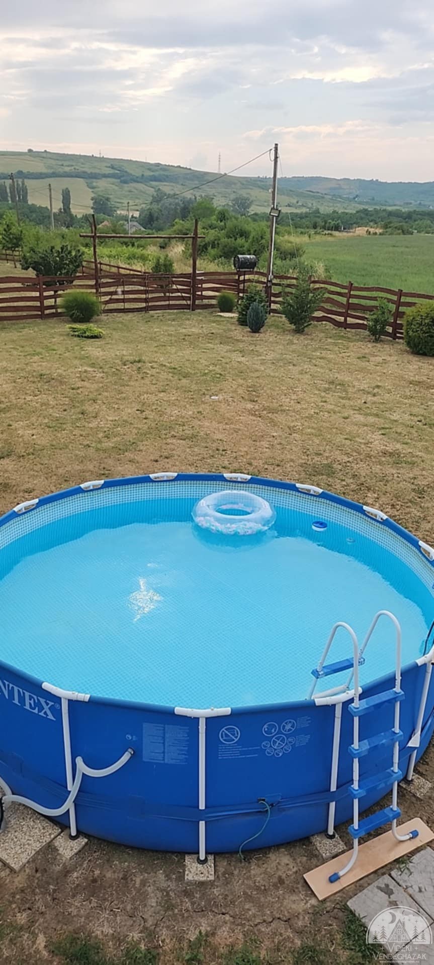 807c5570-4776-4479-b85e-25b5c1266659