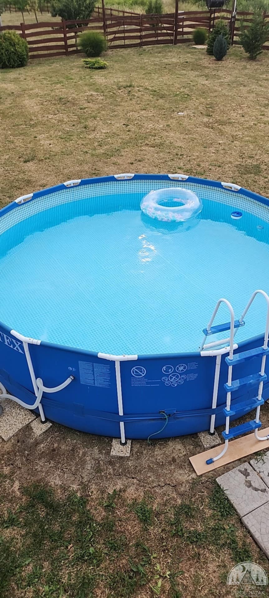 d4d3dcf9-fcbc-40e6-b647-b9d987168861