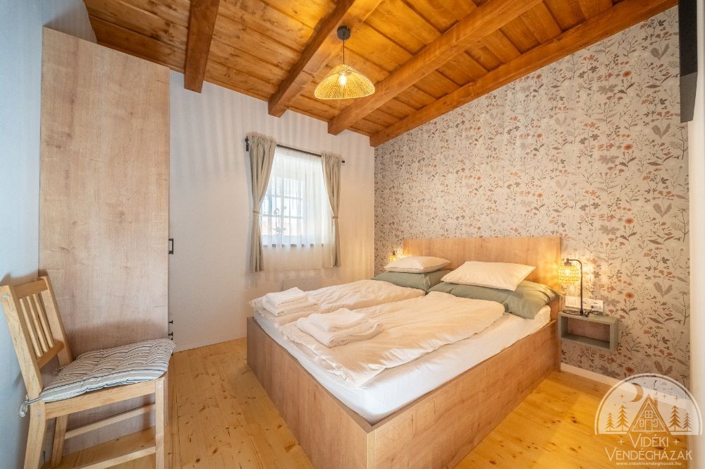 b7da5f0e-b743-4a70-a5ba-caebe6c0f75c