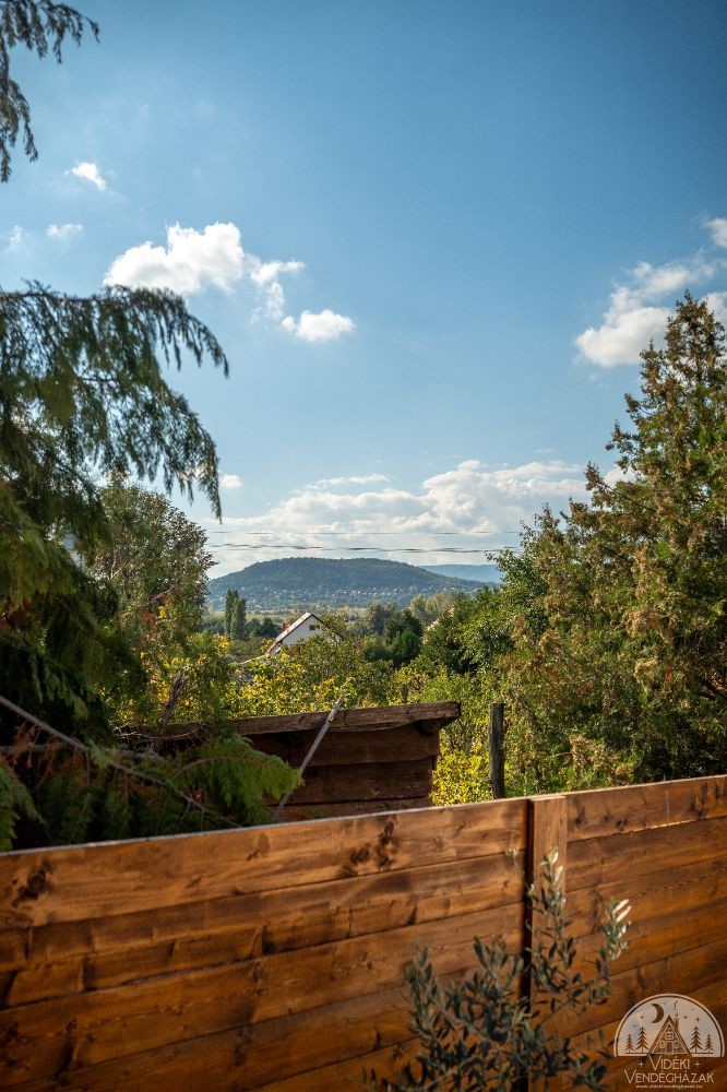 e19fc0dc-931a-4678-9849-85737092d627